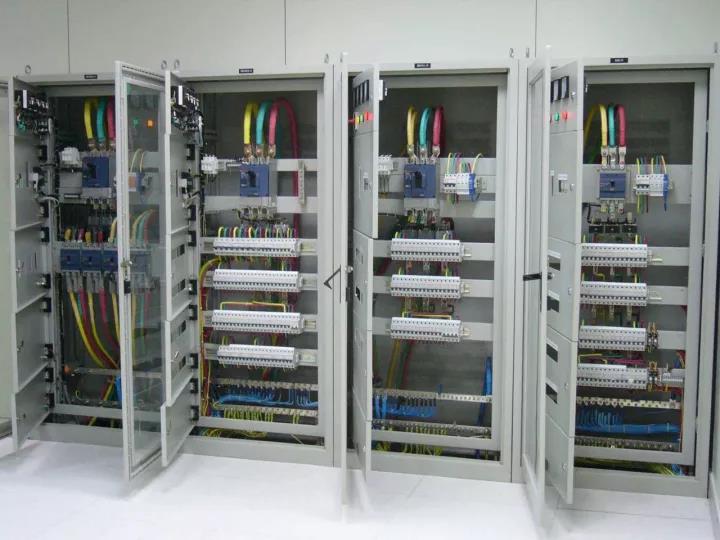 高低壓柜可以安裝不同品牌斷路器嗎【千亞電氣】